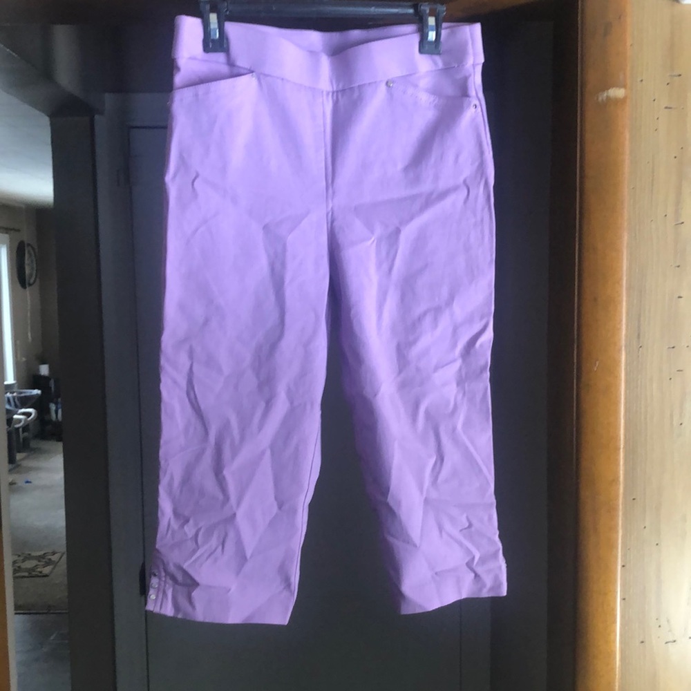 Christopher & Banks Lilac capri’s. Size 10.